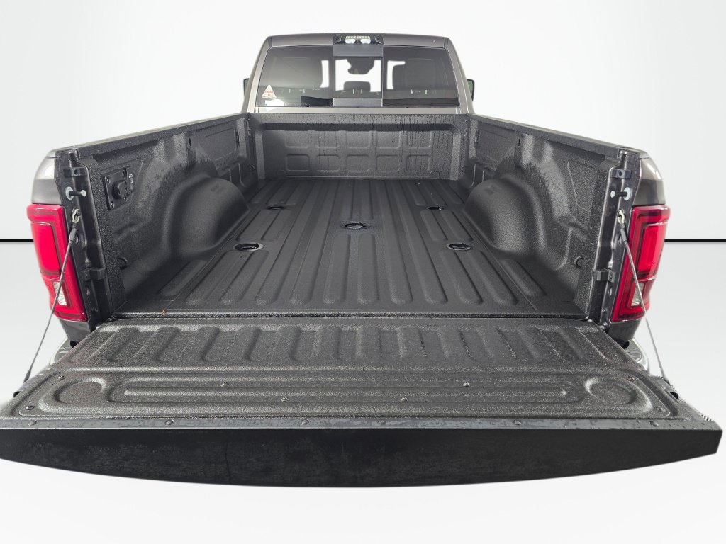 New 2026 RAM 2500 Laramie AWD/4WD image 17