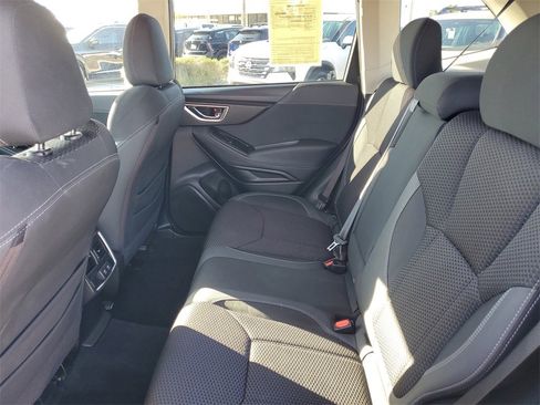 Used 2020 Subaru Forester Premium image 8