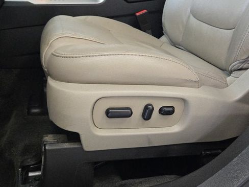 Used 2014 Ford Explorer XLT w/ Equipment Group 202A AWD/4WD image 21