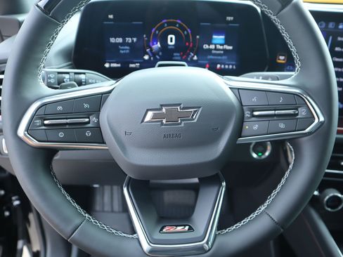 New 2026 Chevrolet Traverse Z71 w/ Enhanced Driving Package AWD/4WD image 3