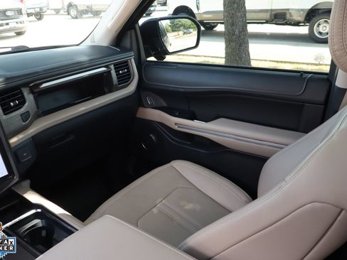 Used 2024 Ford Expedition Max Limited RWD image 24