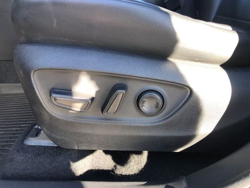 Used 2021 Toyota Highlander XLE AWD/4WD image 26
