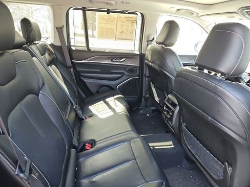 Used 2022 Jeep Grand Cherokee Limited 4xe w/ Luxury Tech Group II image 16