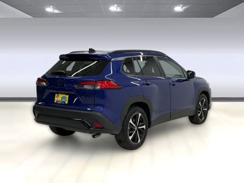 Used 2025 Toyota Corolla Cross AWD Hybrid w/ Convenience Package image 6