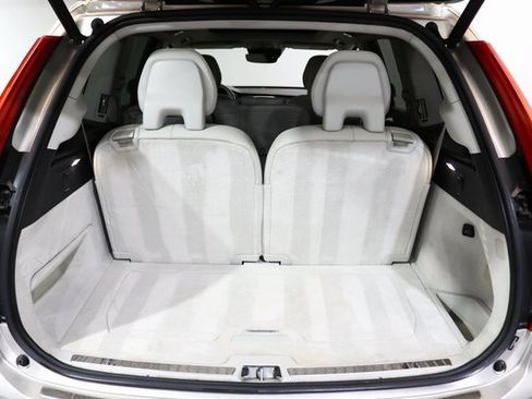 Used 2016 Volvo XC90 T6 Momentum w/ Momentum Plus Package image 27