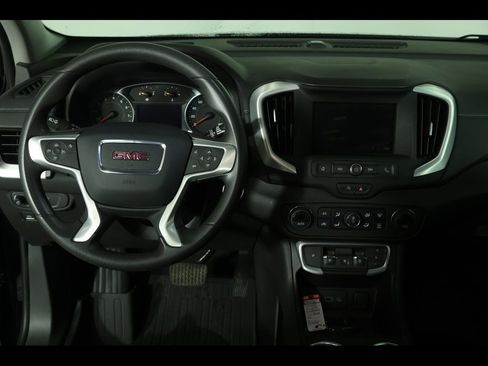 Used 2023 GMC Terrain SLE w/ Driver Convenience Package image 17