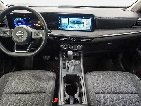 Used 2025 Nissan Kicks SV image 12