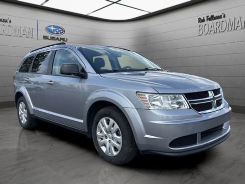Used 2018 Dodge Journey SE FWD image 2