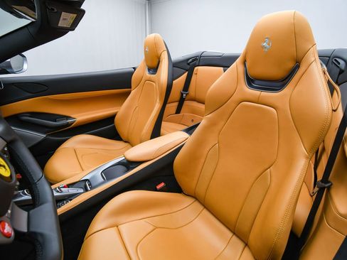 Certified 2019 Ferrari Portofino image 57