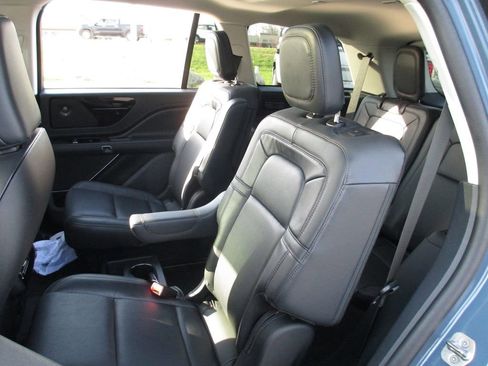 Used 2025 Lincoln Aviator Reserve w/ Jet Appearance Package image 22