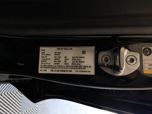 Used 2022 Tesla Model 3 Long Range AWD/4WD image 38