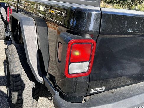 Used 2022 Jeep Gladiator Rubicon w/ Trailer Tow Package image 20