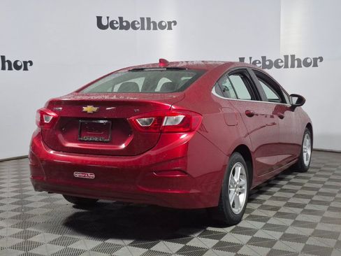 Used 2017 Chevrolet Cruze LT w/ Convenience Package FWD image 7