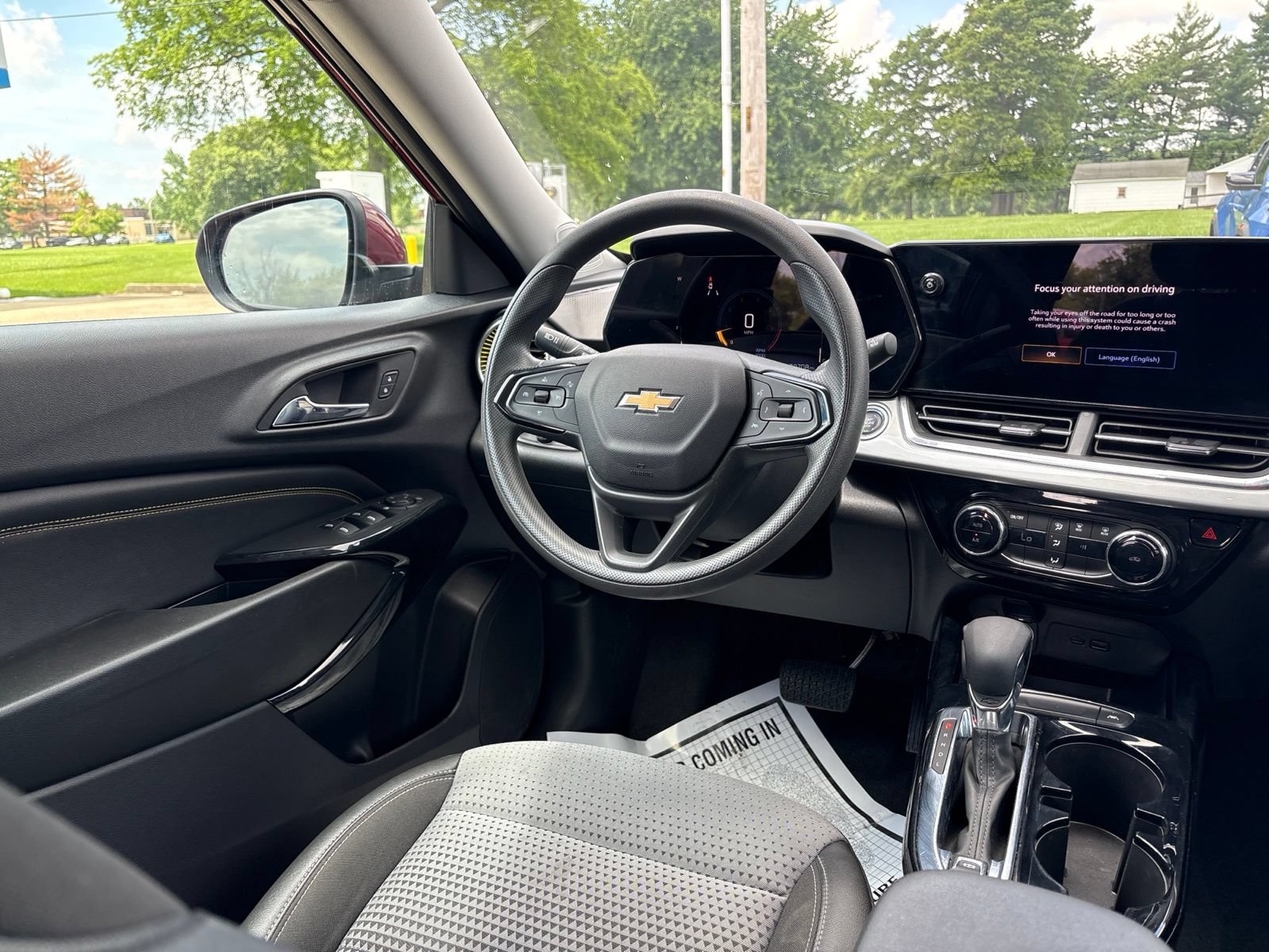 Used 2025 Chevrolet Trax LT FWD image 22