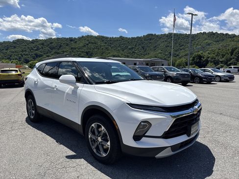 Used 2025 Chevrolet Blazer LT AWD/4WD image 4