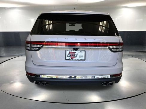 Used 2023 Lincoln Aviator Reserve AWD/4WD image 6