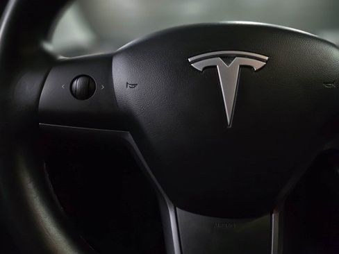 Used 2019 Tesla Model 3 Standard Range Plus image 20