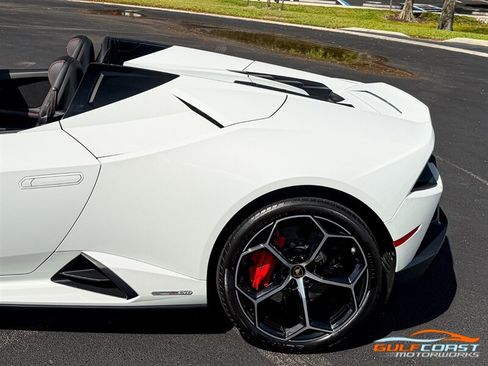 Used 2020 Lamborghini Huracan EVO AWD/4WD image 45