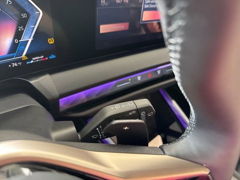 Used 2025 BMW X3 xDrive30i w/ Premium Package image 23