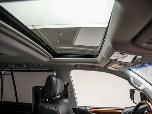 Used 2019 Lexus LX 570 4WD image 18