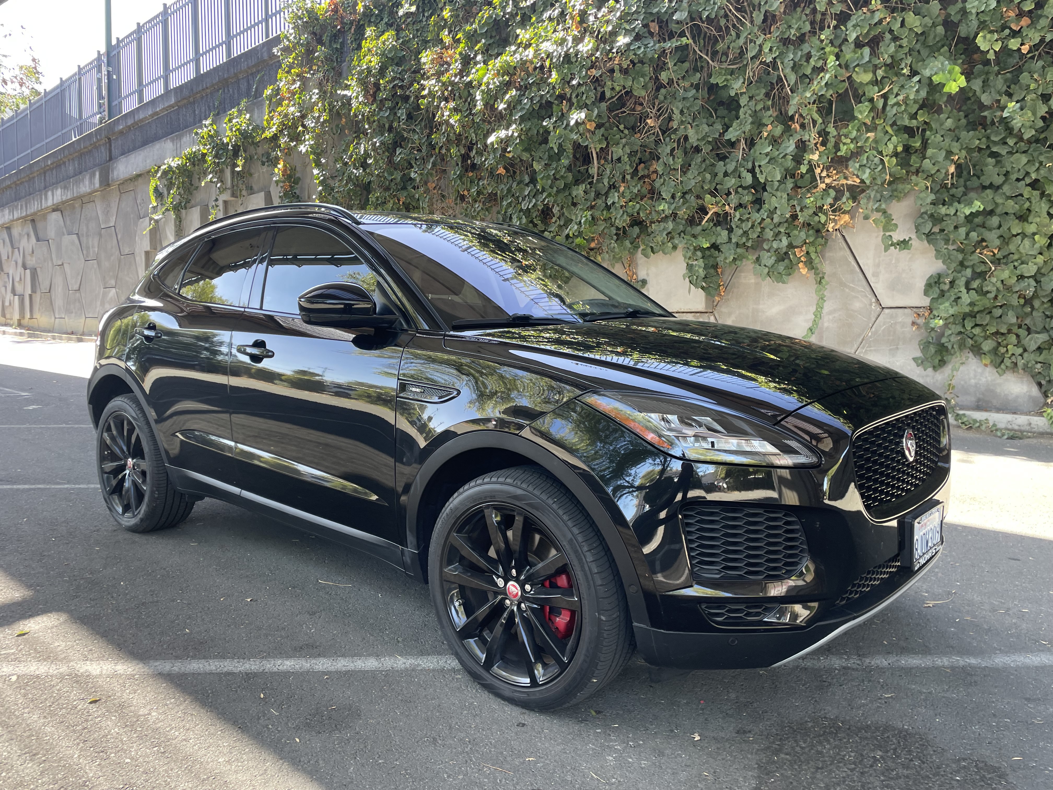Used 2019 Jaguar E-PACE SE AWD/4WD image 2