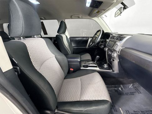 Used 2019 Toyota 4Runner SR5 AWD/4WD image 37
