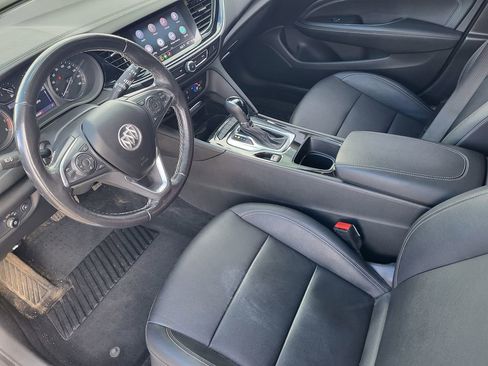 Used 2019 Buick Regal Essence w/ Driver Confidence Package I image 12