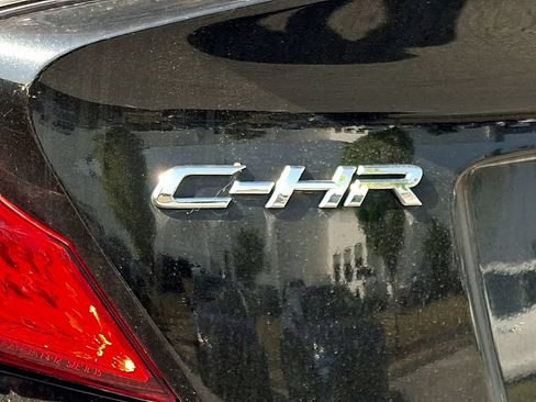 Used 2020 Toyota C-HR XLE FWD image 10