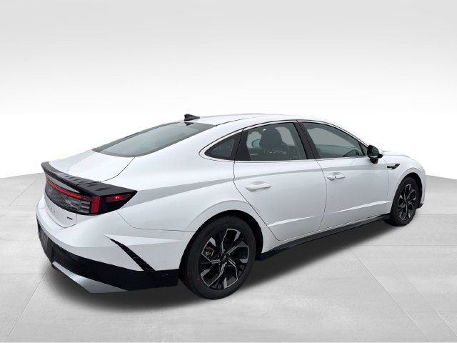 Used 2024 Hyundai Sonata SEL AWD/4WD image 3