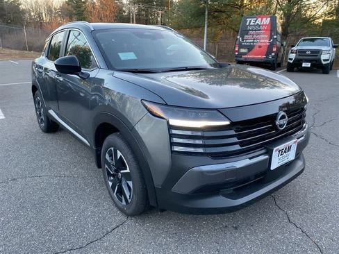 New 2026 Nissan Kicks SV image 1