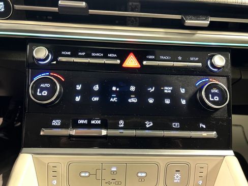 Used 2024 Hyundai Santa Fe Calligraphy image 17