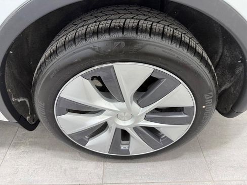 Used 2024 Tesla Model Y Long Range image 5