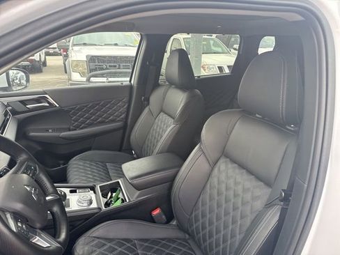 Used 2024 Mitsubishi Outlander SEL image 13