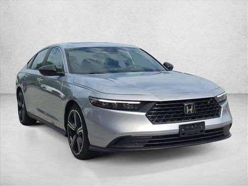 Used 2024 Honda Accord Sport image 3
