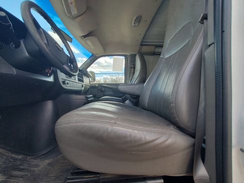 Used 2011 Chevrolet Express 2500 2500 3dr Cargo Van w/ 1WT image 12