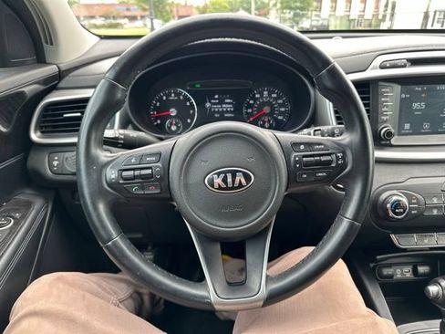 Used 2017 Kia Sorento AWD w/ LX Convenience Package image 39