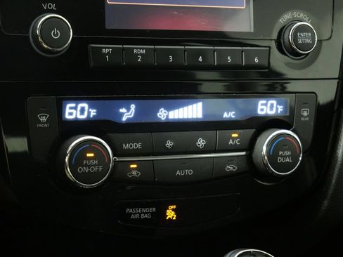 Used 2017 Nissan Rogue SV w/ Midnight Edition Package AWD/4WD image 30