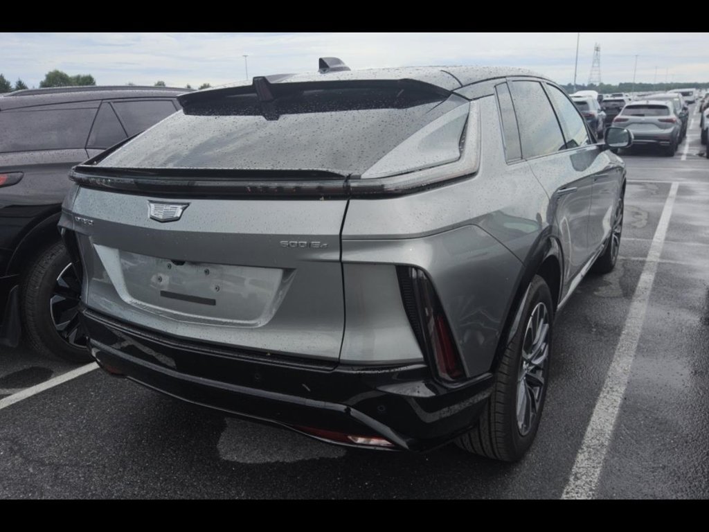Used 2025 Cadillac Lyriq Sport AWD/4WD image 8