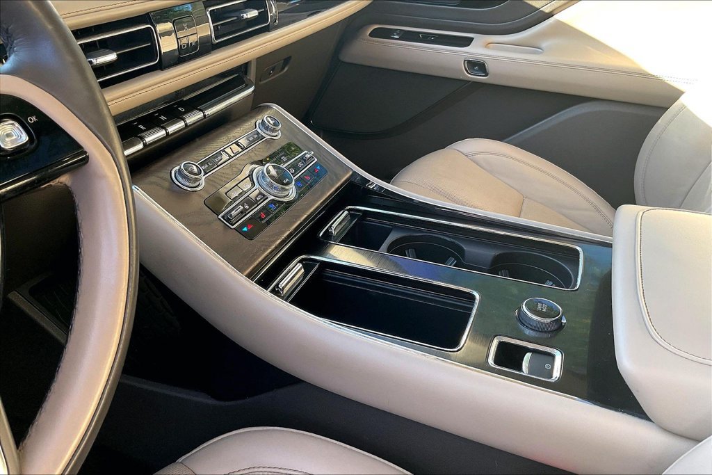 Used 2021 Lincoln Aviator Reserve w/ Equipment Group 201A RWD image 19