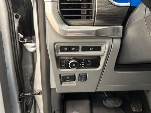 Used 2024 Ford F150 Lariat w/ FX4 Off-Road Package image 39