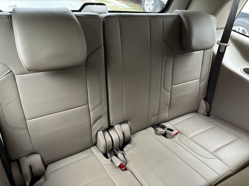 Used 2017 GMC Yukon SLT AWD/4WD image 18