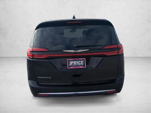 Used 2024 Chrysler Pacifica Touring-L image 7