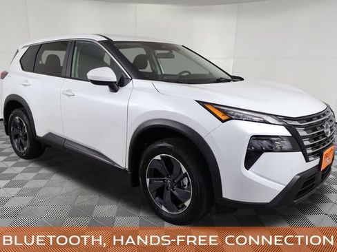 Used 2025 Nissan Rogue SV FWD image 4