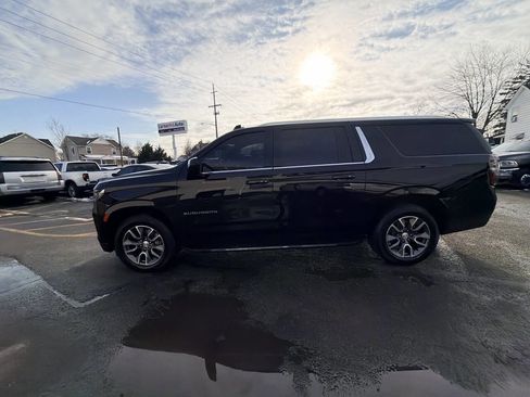 Used 2022 Chevrolet Suburban LT image 30