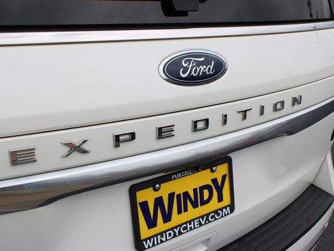 Used 2023 Ford Expedition Platinum AWD/4WD image 32