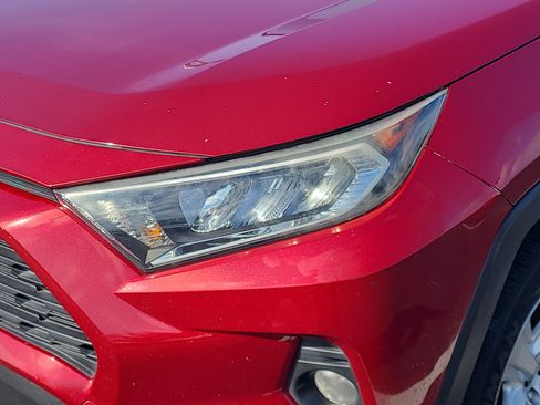 Used 2019 Toyota RAV4 XLE image 10