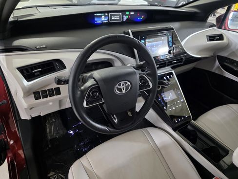 Used 2017 Toyota Mirai image 25