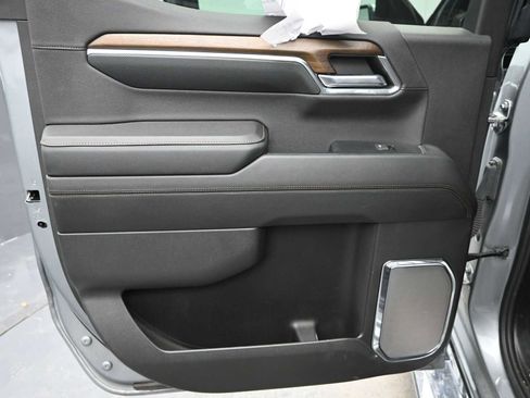 Used 2024 Chevrolet Silverado 1500 High Country w/ Technology Package image 16