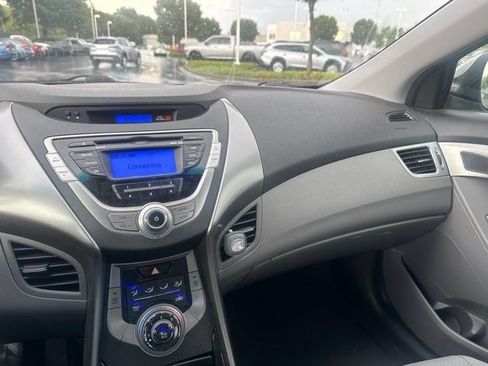 Used 2013 Hyundai Elantra GLS FWD image 11