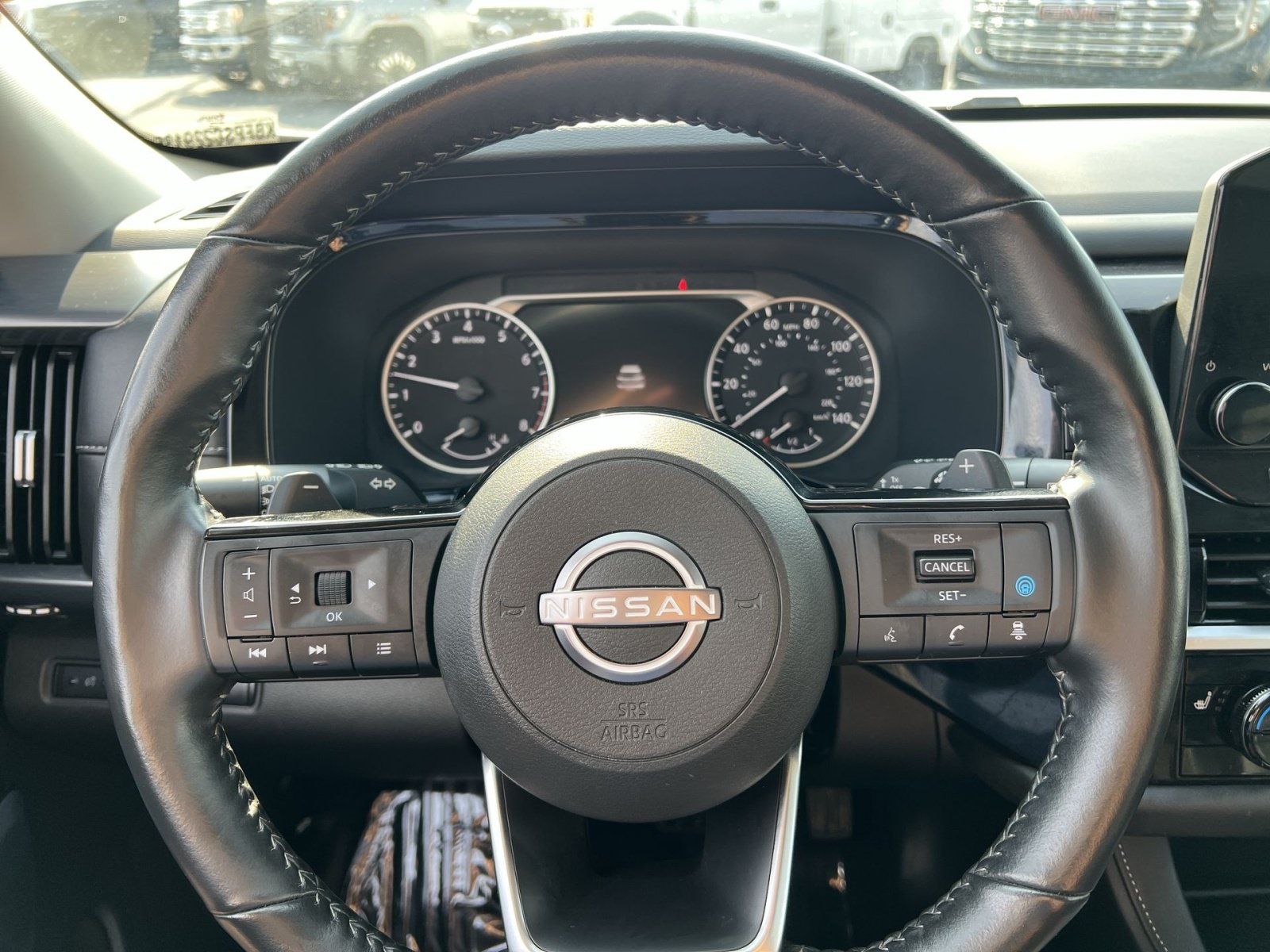 Used 2025 Nissan Pathfinder SL AWD/4WD image 16